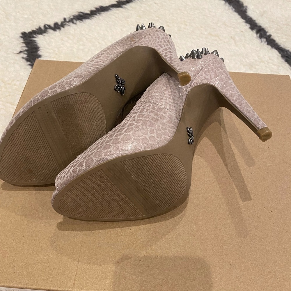 Women's Simply Vera Wang studded heels - Picture 7 of 7